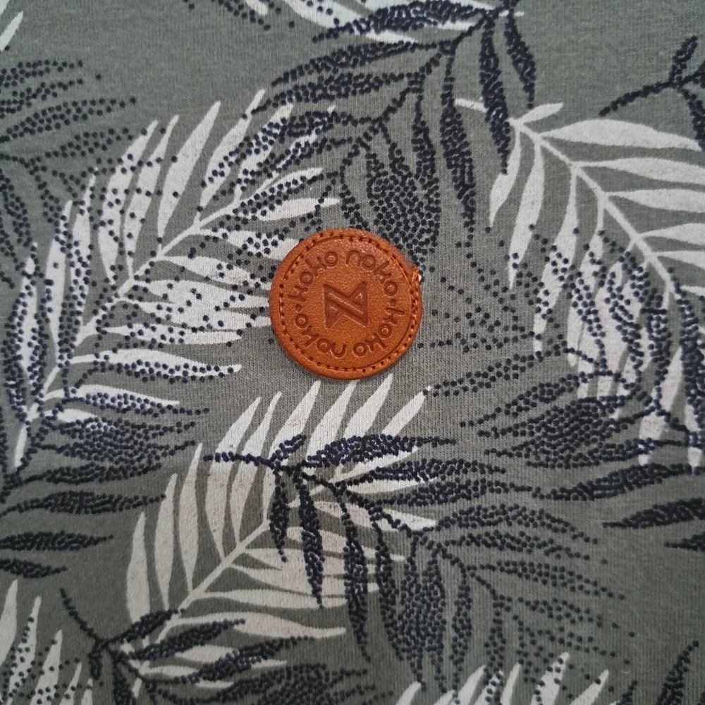 Kokonoko Leaf Pattern Kids T-Shirt Size 7